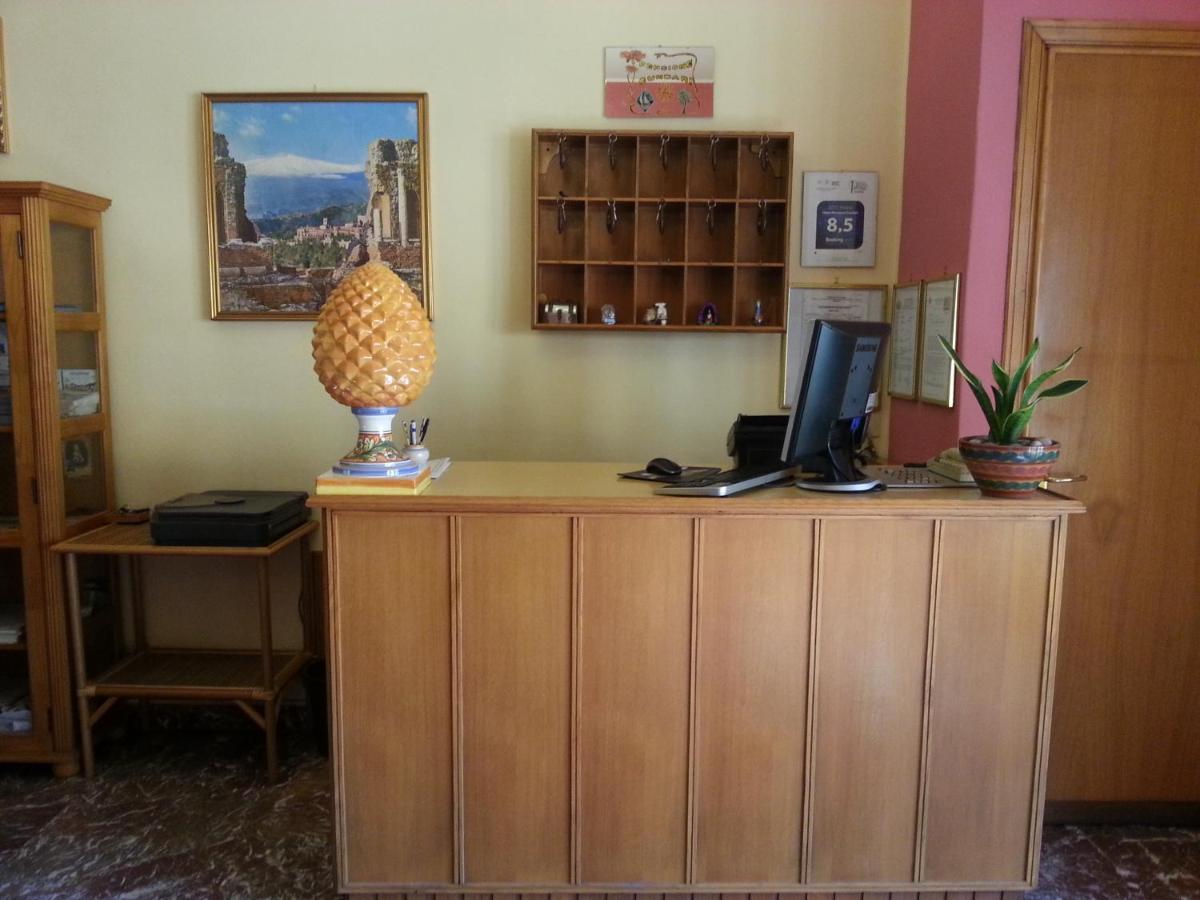 Hotel Pensione Cundari Taormina Buitenkant foto