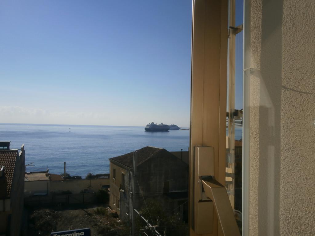 Hotel Pensione Cundari Taormina Buitenkant foto
