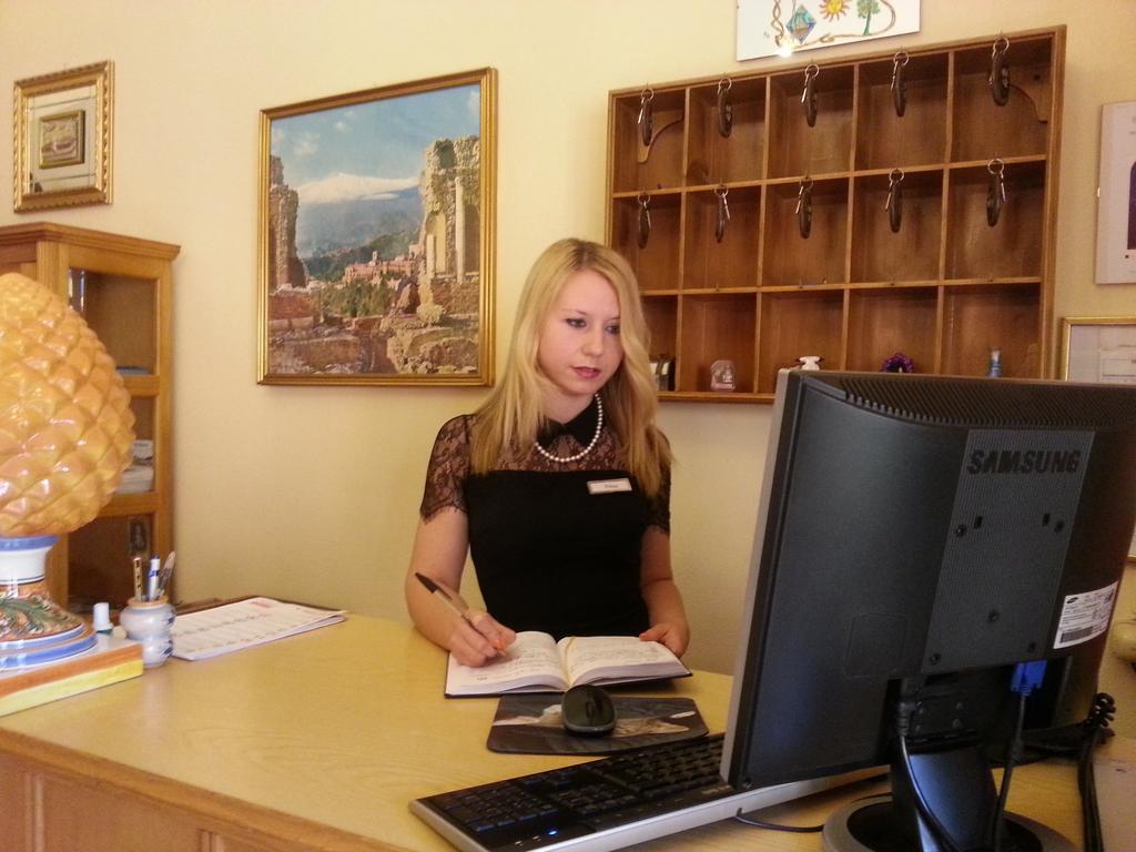 Hotel Pensione Cundari Taormina Buitenkant foto