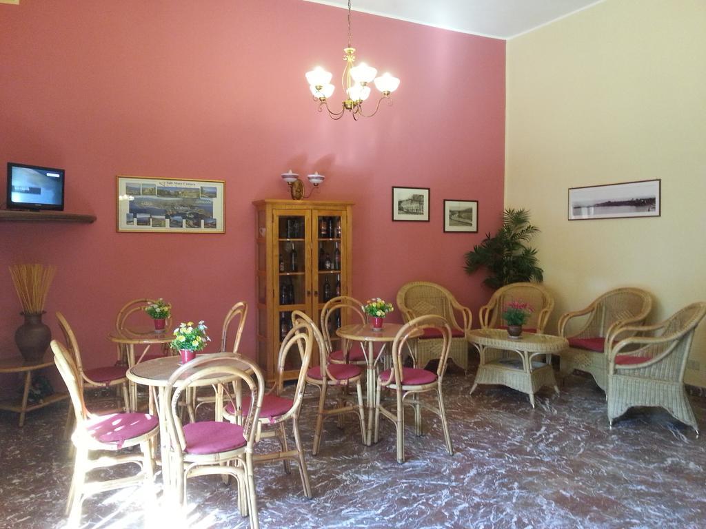 Hotel Pensione Cundari Taormina Buitenkant foto